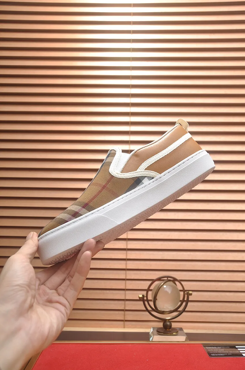 Men's shoes 💰400💶【Burberry】Classic low-top sneakers｜Imported cowhide with classic plaid fabric｜Sheepskin lining｜Original outsole｜Fine workmanship and comfortable to wear Size: 38-44 (customized at 45)